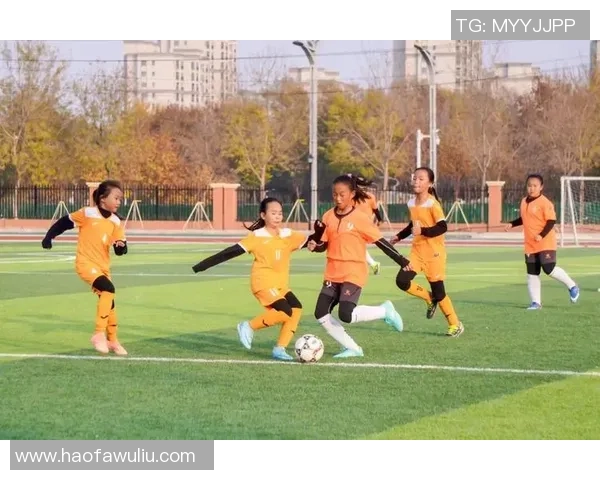 新疆足球明星在昌吉展现风采助力地方足球发展与青少年培养 新疆足球明星在昌吉展现风采助力地方足球发展与青少年培养