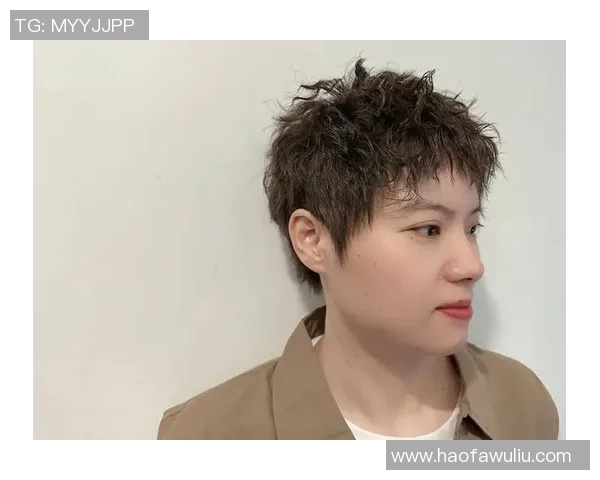 短发魅力足球明星女性发型的时尚潮流与搭配技巧解析